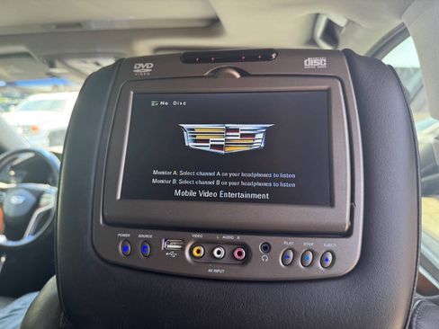 Used 2017 Cadillac Escalade ESV Luxury RWD image 14