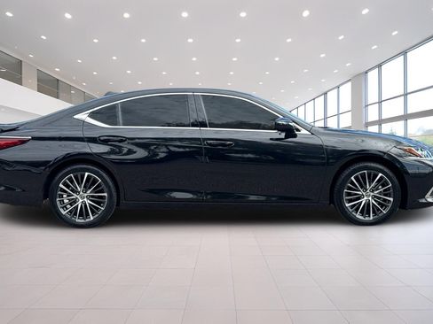 Used 2025 Lexus ES 300h w/ Premium Package FWD image 3