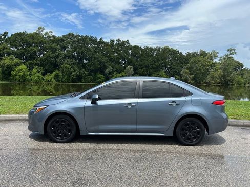 Used 2023 Toyota Corolla LE FWD image 3