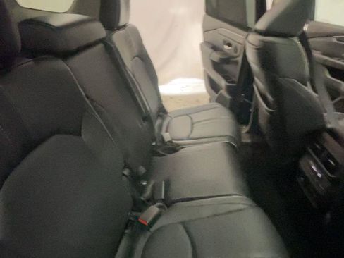 Used 2025 Honda Pilot Elite image 22