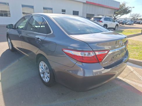 Used 2016 Toyota Camry LE image 4