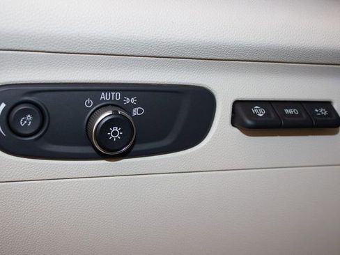 Used 2022 Buick Envision Avenir w/ Safety Package image 34