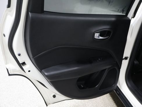 Used 2019 Jeep Compass Altitude image 20