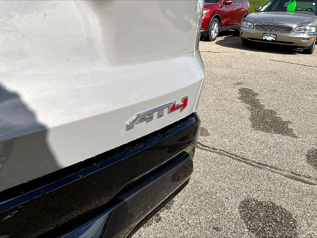 New 2027 GMC Terrain AT4 w/ Technology Package II AWD/4WD image 9