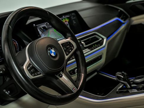 Used 2021 BMW X5 xDrive40i w/ M Sport Package image 15