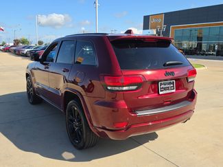 Used 2020 Jeep Grand Cherokee Altitude RWD video 3
