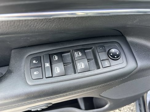 Used 2020 Jeep Grand Cherokee Limited AWD/4WD image 15