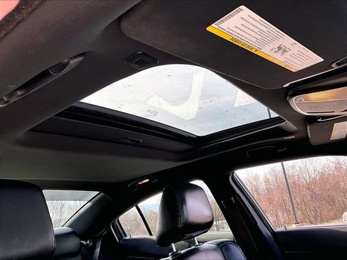 Used 2021 Dodge Charger SXT w/ Leather Interior Group image 19