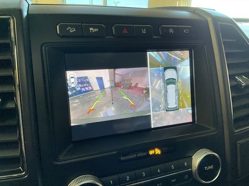 Used 2021 Ford Expedition Max Limited image 17