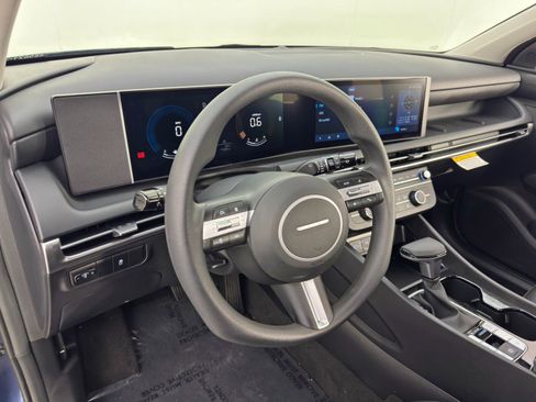 Used 2025 Hyundai Tucson SE image 12