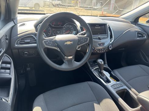 Used 2019 Chevrolet Cruze LT w/ Sun And Sound Package image 22