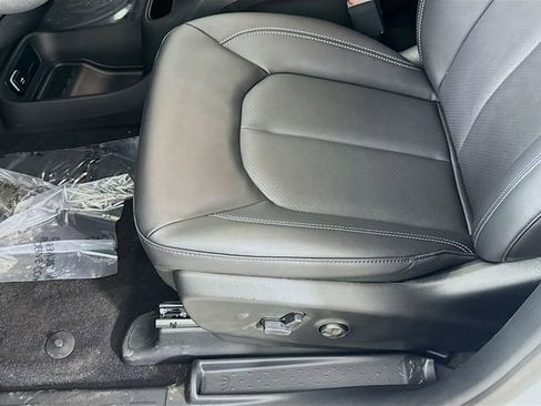 New 2026 Chrysler Pacifica Select FWD image 18