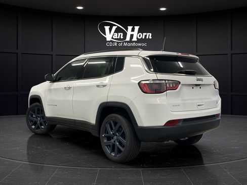 New 2026 Jeep Compass Latitude AWD/4WD image 5