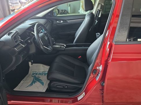 Used 2019 Honda Civic Touring image 7