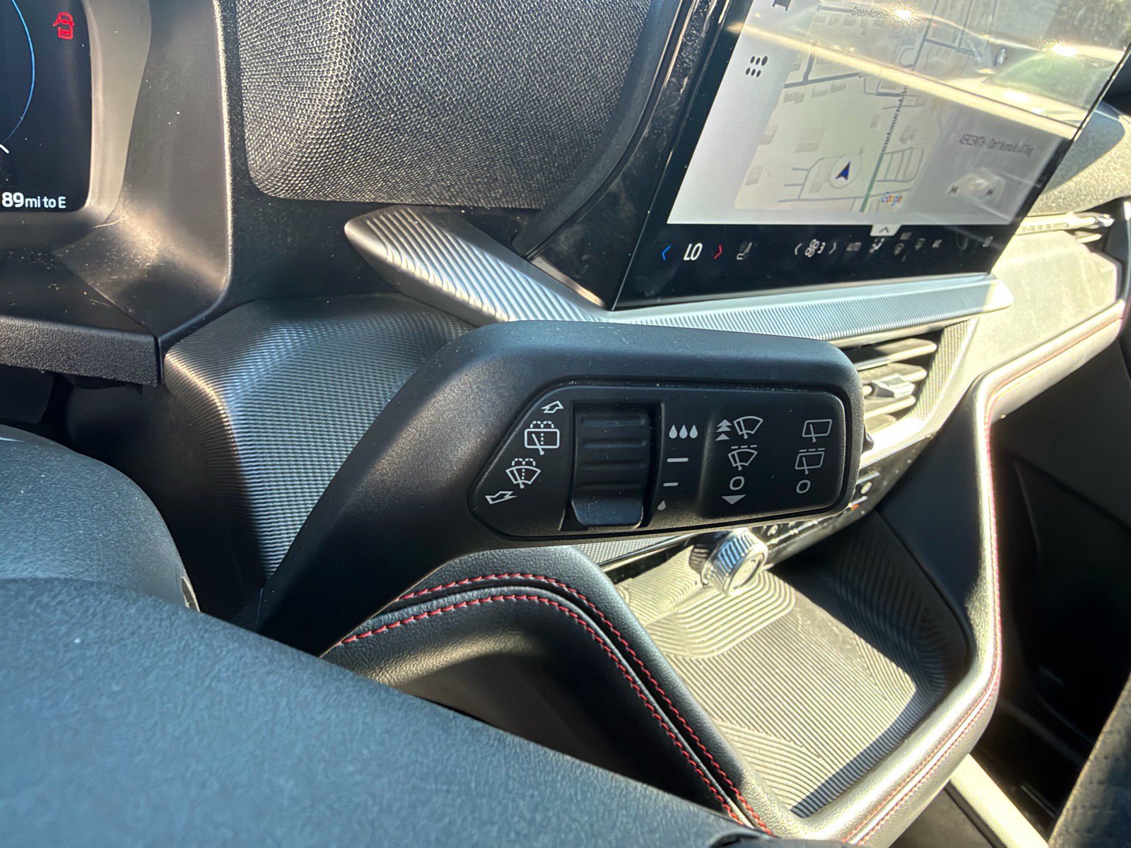 Used 2025 Ford Explorer ST-Line AWD/4WD image 30
