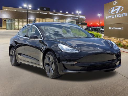 Used 2018 Tesla Model 3 Long Range RWD image 3