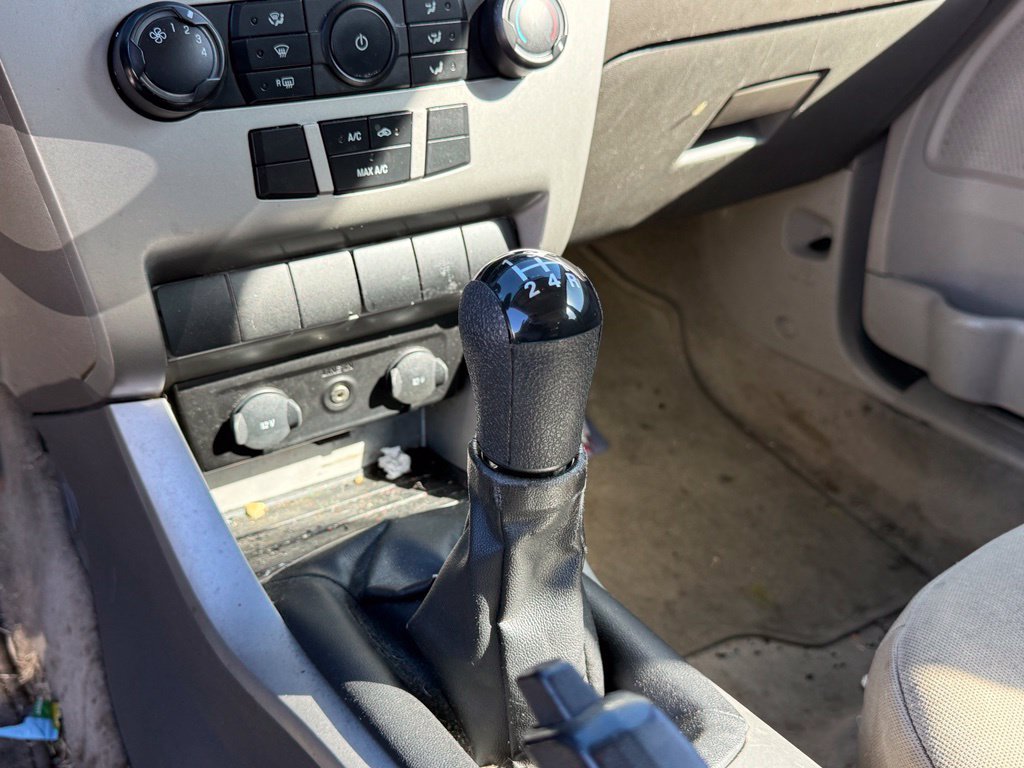 Used 2008 Ford Focus S FWD image 18