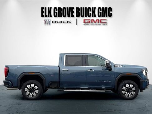 Used 2025 GMC Sierra 2500 Denali image 3