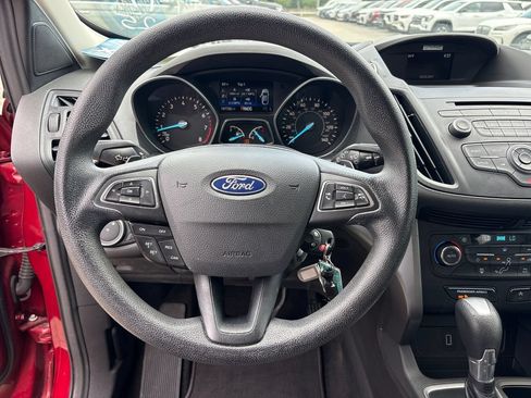 Used 2017 Ford Escape SE FWD image 18