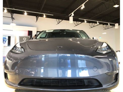 Used 2023 Tesla Model Y Long Range image 3