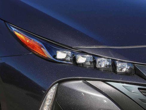 Used 2017 Toyota Prius Prime Premium w/ Carpet Mat Package image 4