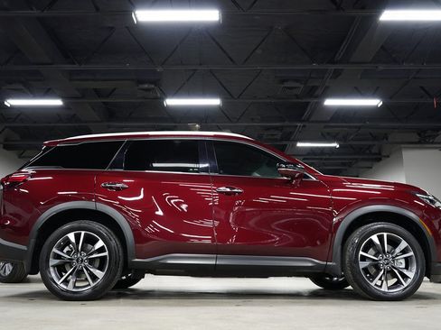 Used 2023 INFINITI QX60 Luxe w/ Cargo Package FWD image 6