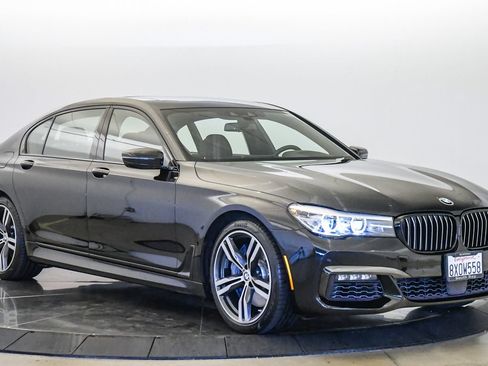 Used 2018 BMW 740i RWD image 6