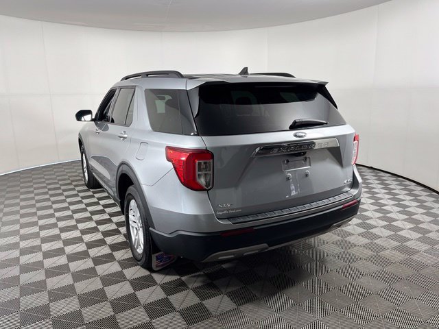 Used 2022 Ford Explorer XLT w/ Equipment Group 202A AWD/4WD image 5