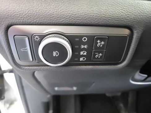 Used 2024 Ford Explorer XLT w/ Equipment Group 202A AWD/4WD image 19