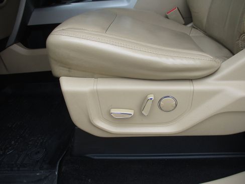 Used 2017 Ford F250 Lariat w/ Lariat Value Package image 14