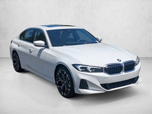 Used 2025 BMW 330i Sedan w/ Premium Package image 6