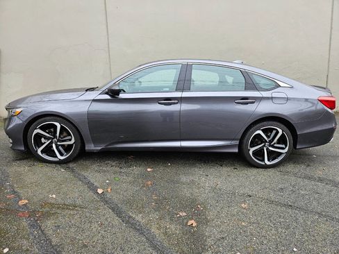 Used 2020 Honda Accord Sport image 2