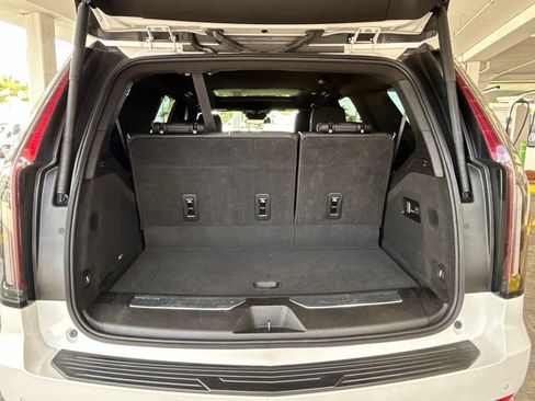 Used 2022 Cadillac Escalade Premium Luxury w/ Performance Package RWD image 34