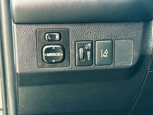 Used 2018 Toyota RAV4 XLE w/ Plus Extra Value Package FWD image 12