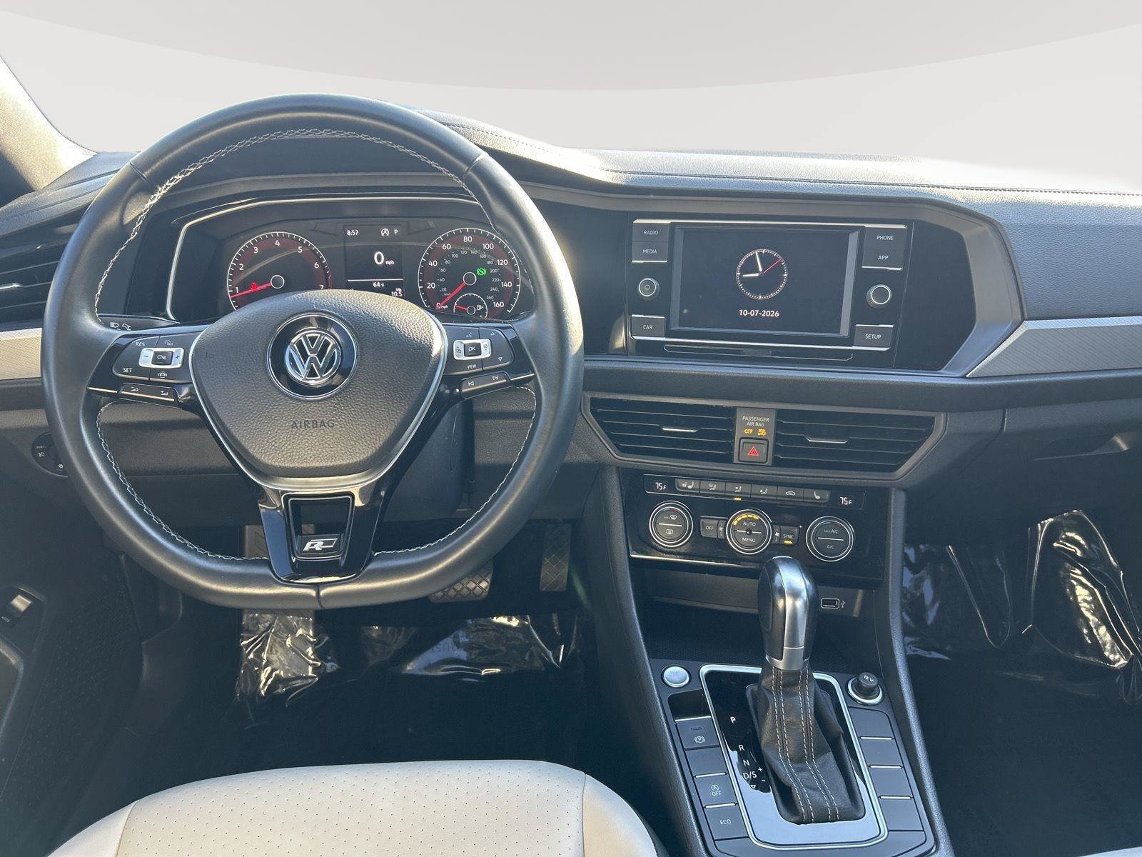 Used 2019 Volkswagen Jetta R-Line w/ R-Line Cold Weather Package FWD image 16