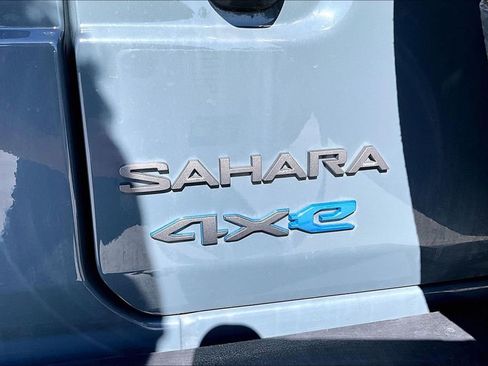 Certified 2025 Jeep Wrangler Unlimited Sahara w/ Safety Group image 24