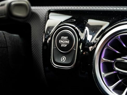 Used 2025 Mercedes-Benz CLA 250 image 23