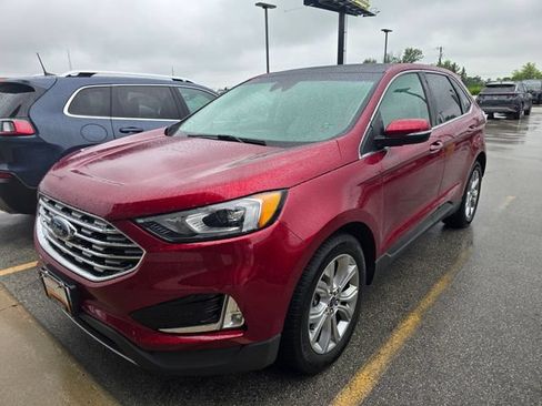 Used 2019 Ford Edge Titanium w/ Cold Weather Package AWD/4WD image 3