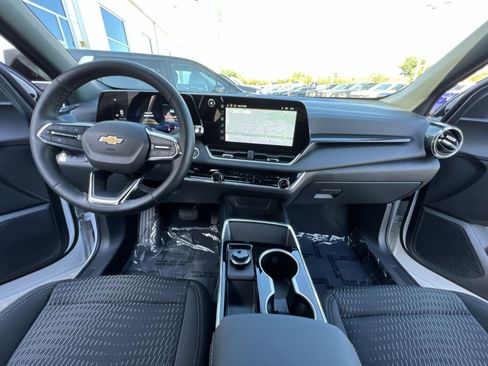 Used 2026 Chevrolet Equinox LT FWD image 31