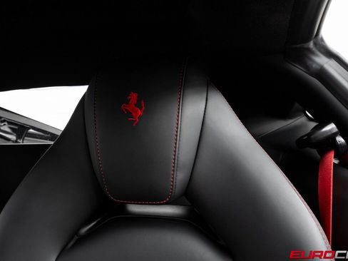 Used 2021 Ferrari F8 Tributo image 44