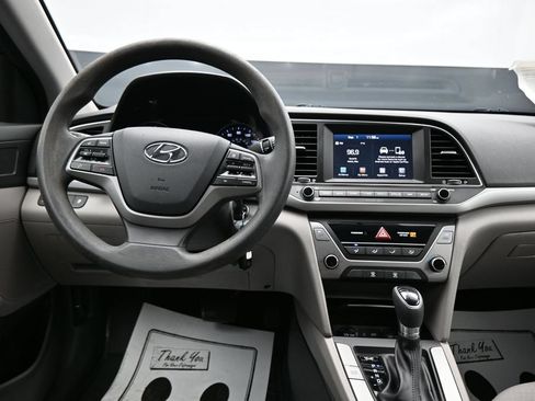 Used 2018 Hyundai Elantra SEL FWD image 14