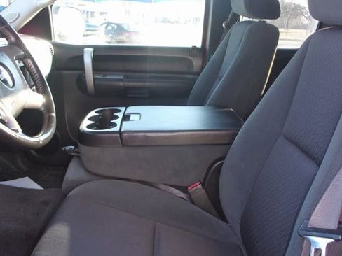 Used 2009 Chevrolet Silverado 2500 LT w/ Exterior Plus Package image 17