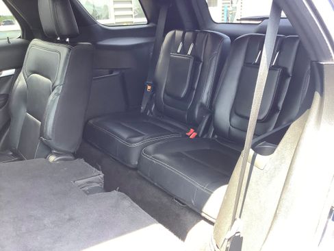 Used 2018 Ford Explorer Limited AWD/4WD image 13