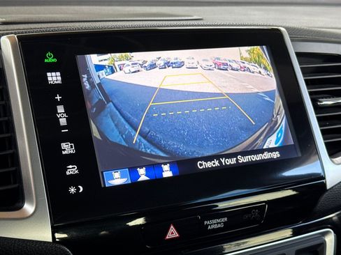 Used 2016 Honda Pilot Touring image 21