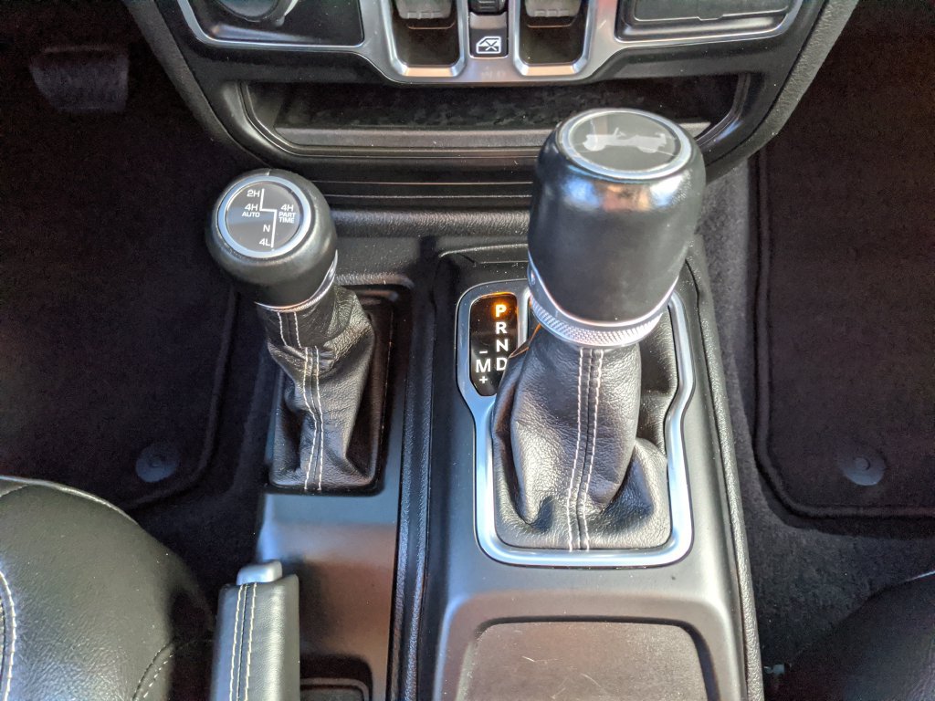 Used 2023 Jeep Wrangler Unlimited Sahara AWD/4WD image 8
