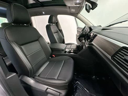 Certified 2023 Volkswagen Atlas SE w/ Panoramic Sunroof Package AWD/4WD image 23