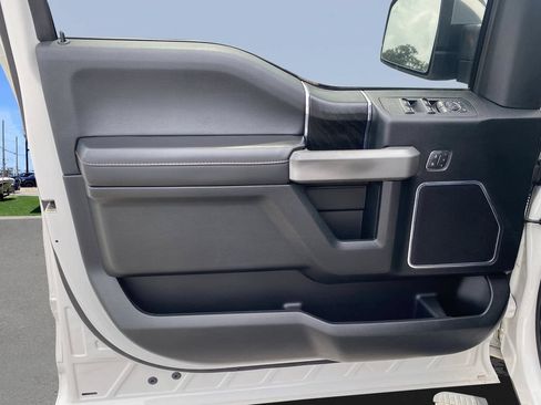 Used 2018 Ford F150 Platinum w/ Equipment Group 701A Luxury AWD/4WD image 17