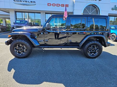 Used 2023 Jeep Wrangler Unlimited Rubicon 4xe w/ Cold Weather Group AWD/4WD image 2