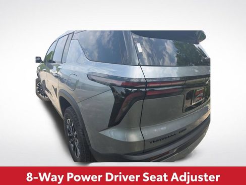 Used 2025 Chevrolet Traverse Z71 w/ Driver Confidence Package AWD/4WD image 8