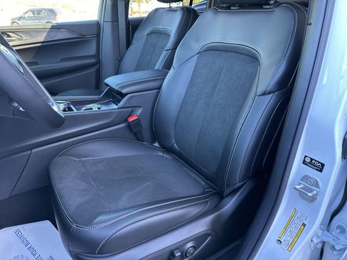 New 2025 Jeep Grand Cherokee Altitude AWD/4WD image 60
